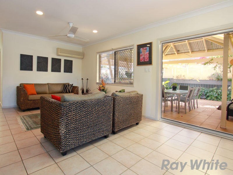 2 Fairview Place, Bridgeman Downs QLD 4035