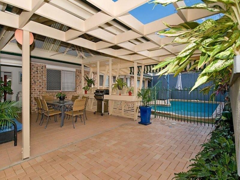 2 Fairview Place, Bridgeman Downs QLD 4035