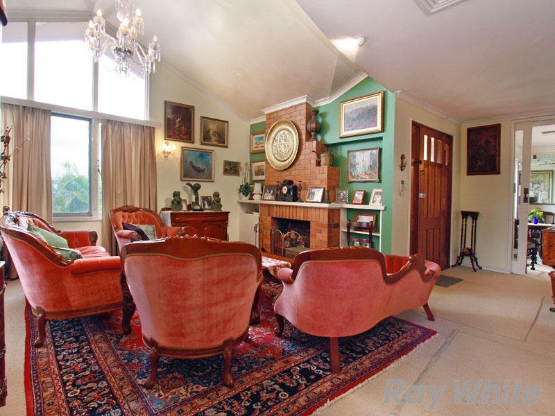 8 Ridley Road, Bridgeman Downs QLD 4035