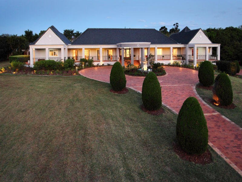 135 Bridgeman Road, Bridgeman Downs QLD 4035