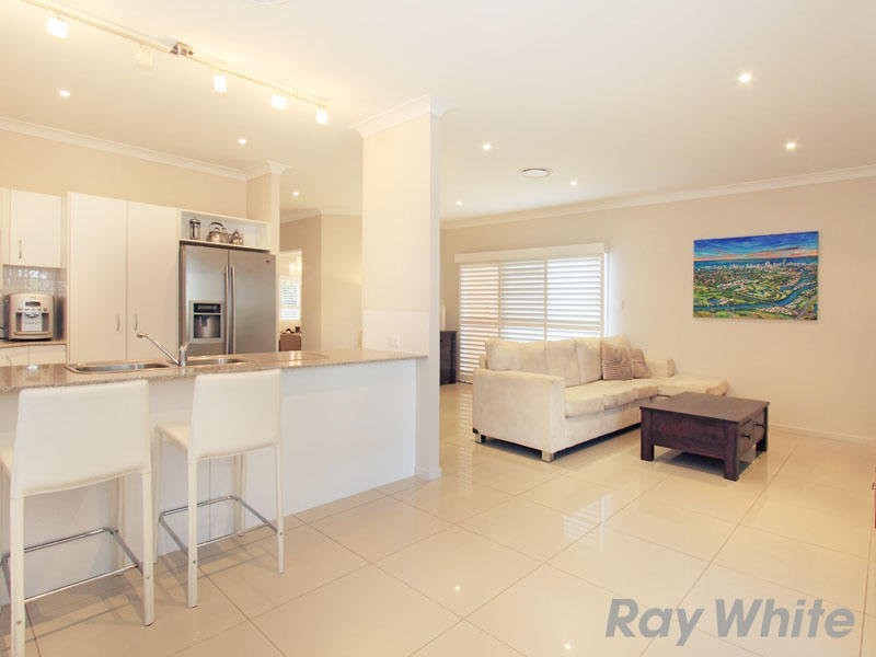 63 Petrie Crescent, Aspley QLD 4034