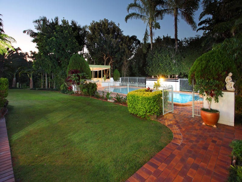 245 Graham Road, Bridgeman Downs QLD 4035