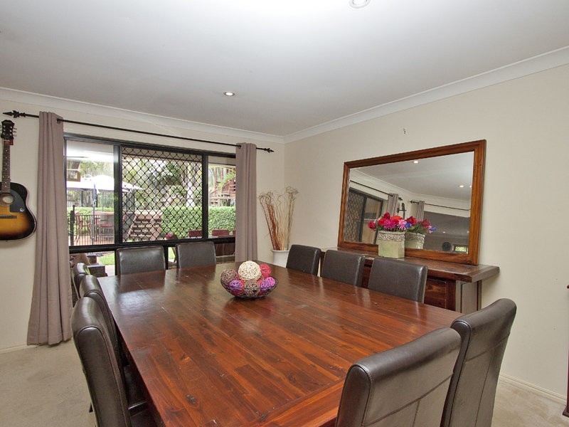 42 Lancewood Drive, Albany Creek QLD 4035