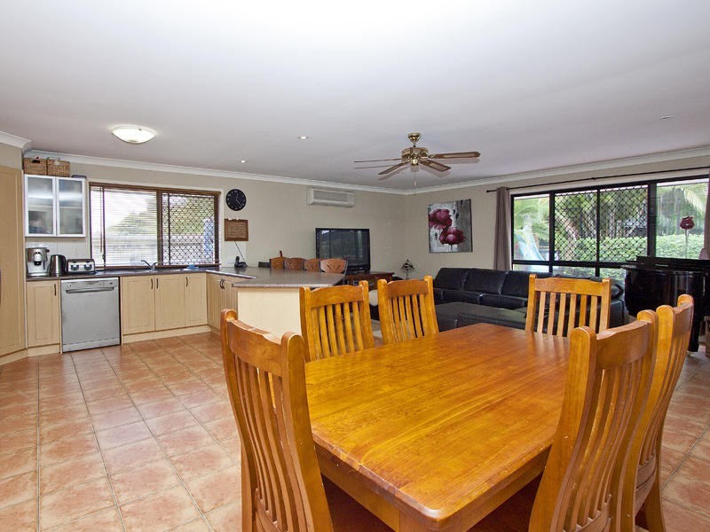 42 Lancewood Drive, Albany Creek QLD 4035