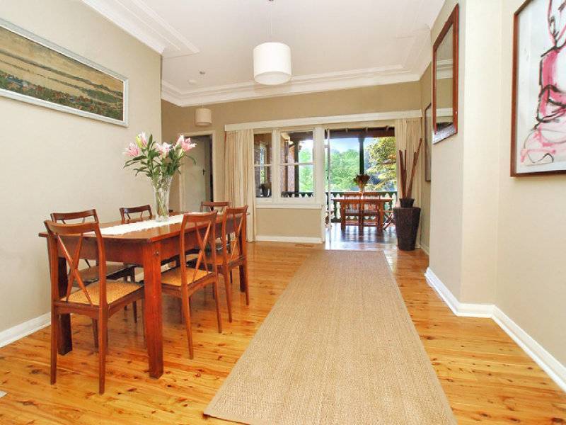 305 Eastern Valley Way, Middle Cove NSW 2068