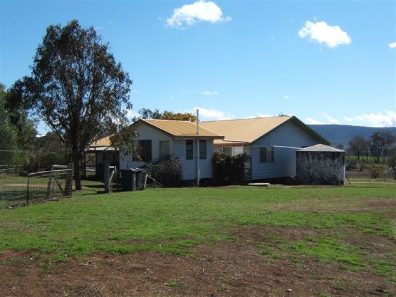 869 Saddletop Road, Upper Pilton QLD 4361