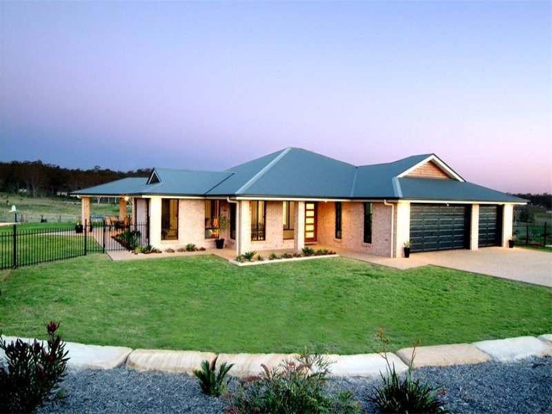 1 Emily Court, Highfields QLD 4352