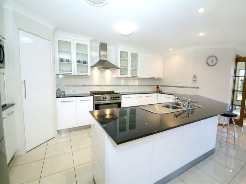 1 Emily Court, Highfields QLD 4352
