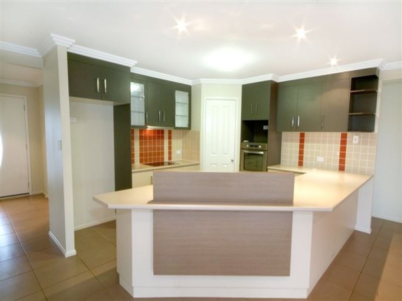 8 Currawong Drive, Highfields QLD 4352