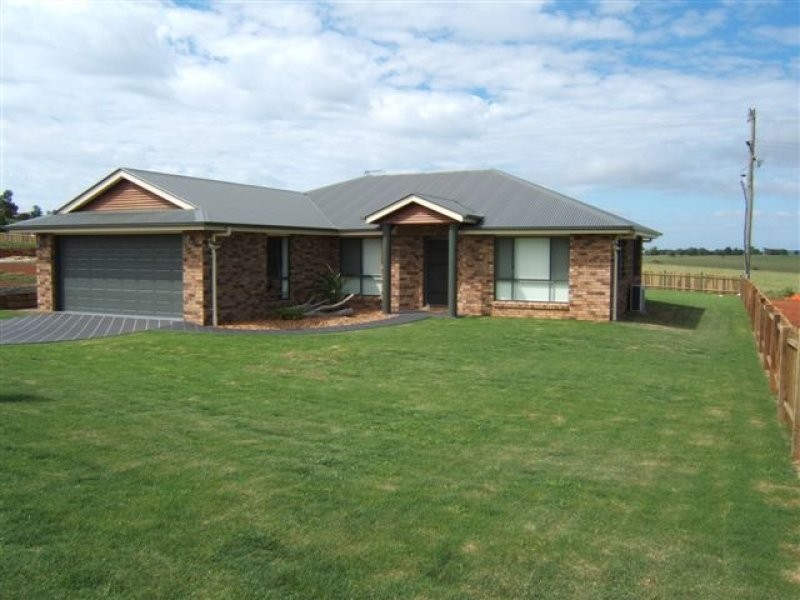 2 Smythe Drive, Highfields QLD 4352