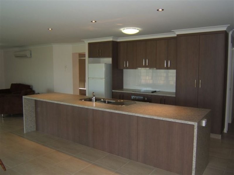 2 Smythe Drive, Highfields QLD 4352