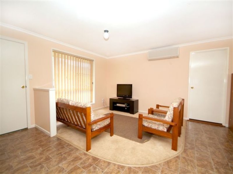 8 Beechcraft Court, Wilsonton QLD 4350