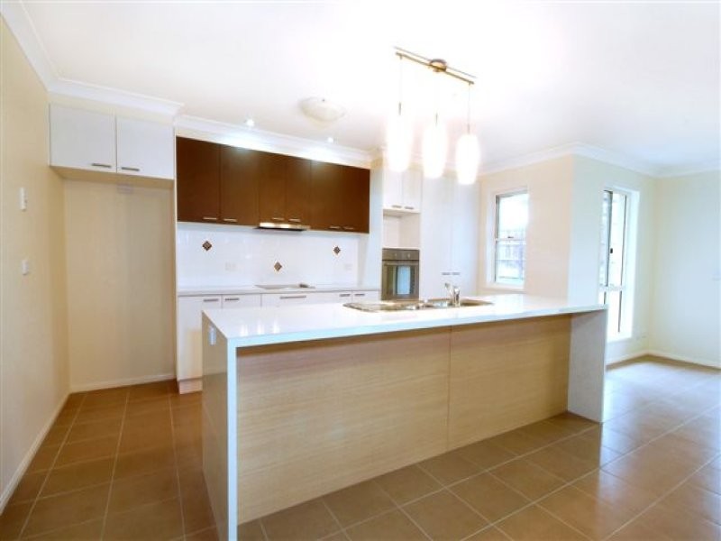 16 Honeyeater Drive, Highfields QLD 4352
