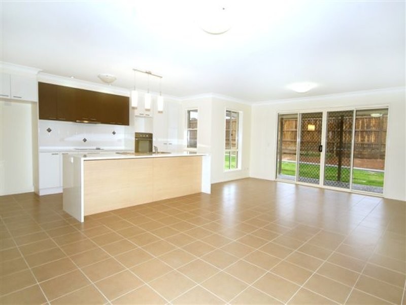 16 Honeyeater Drive, Highfields QLD 4352
