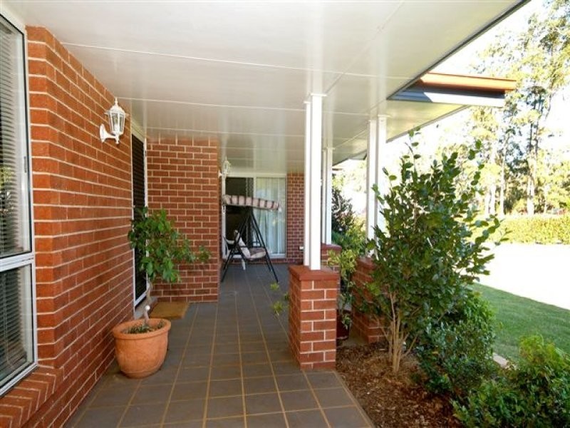 8 Tara Court, Highfields QLD 4352