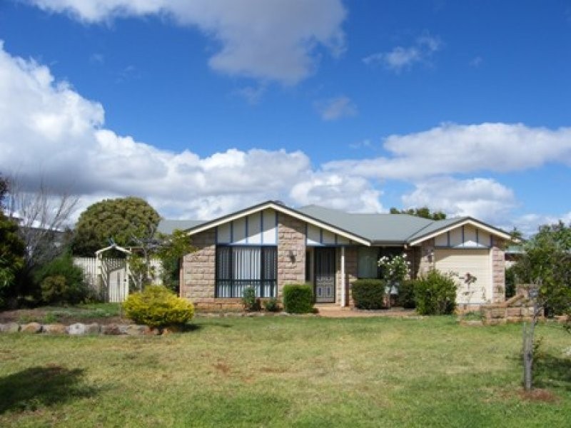 22 Catalina Drive, Wilsonton QLD 4350