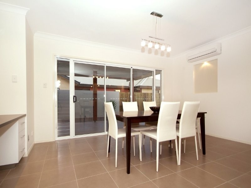 30 Manooka Crescent, Highfields QLD 4352