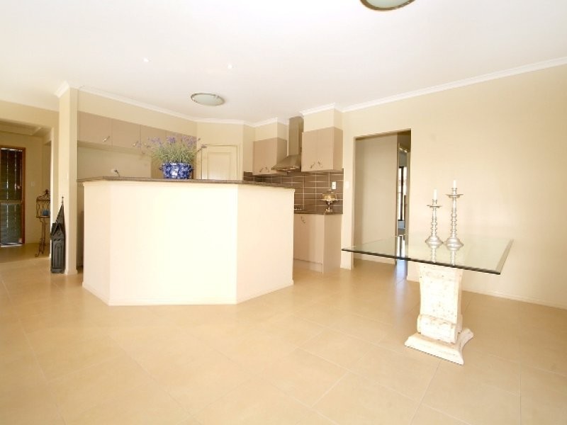 16 Manooka Crescent, Highfields QLD 4352