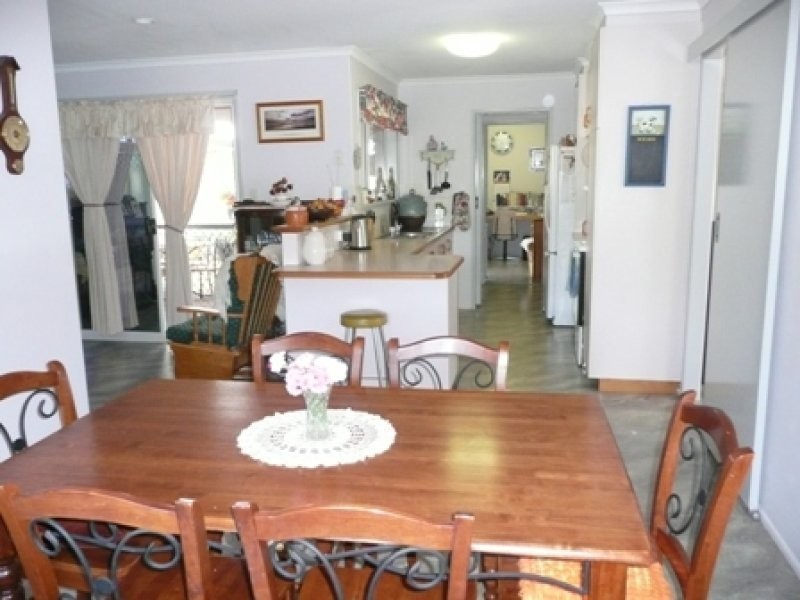 3 Lake Drive, Meringandan QLD 4352