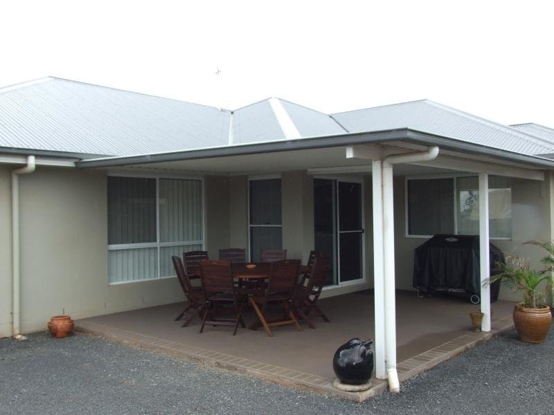 38 Nioka Drive, Highfields QLD 4352