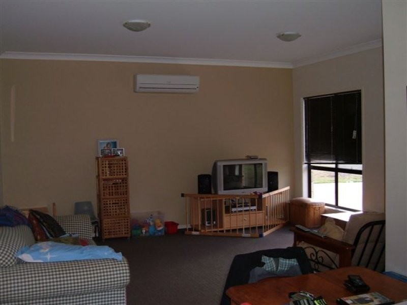 9 Bass Street, Cabarlah QLD 4352