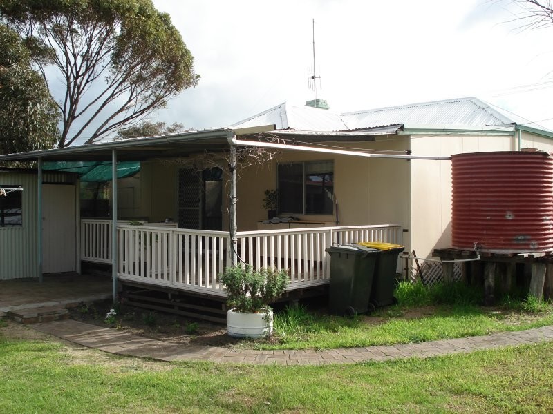 63 Bokarup Street, Katanning WA 6317