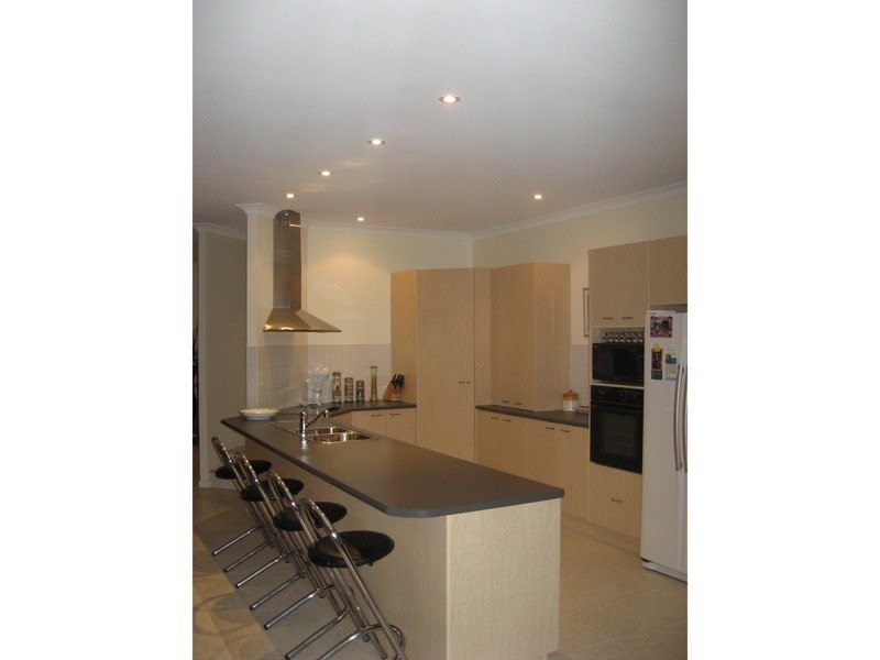 2 Ritchie Court, Petrie QLD 4502