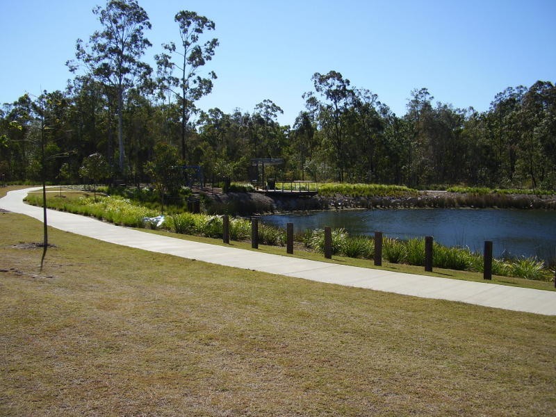 16 Wallaroo Circuit, North Lakes QLD 4509