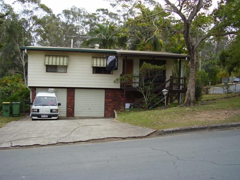 13 Warringah Grove, Petrie QLD 4502