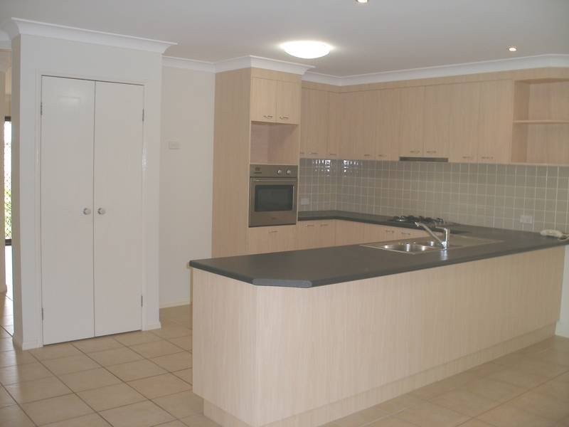 2 Conjola Street, North Lakes QLD 4509