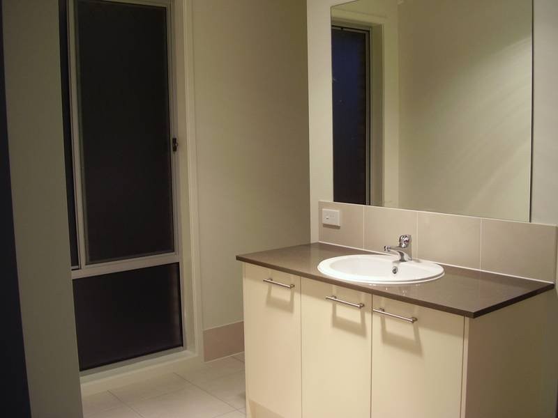 4 Natalie Close, Deception Bay QLD 4508