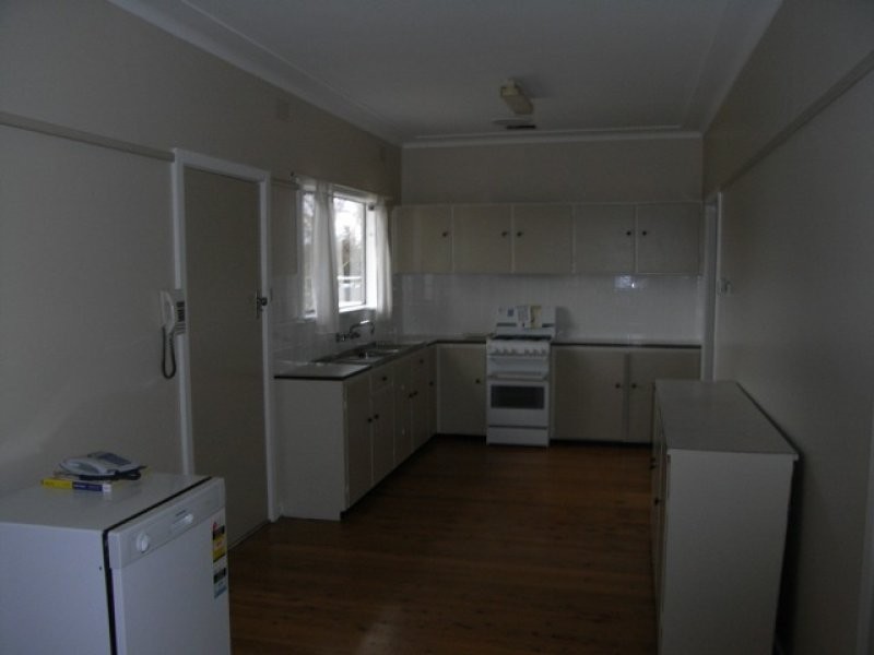 27 Kennedy Avenue, Wagga Wagga NSW 2650