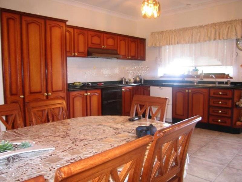 30 Twenty Second Ave, West Hoxton NSW 2171