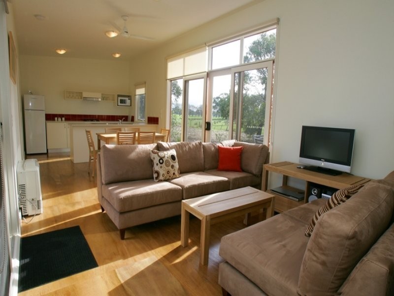 2124 Phillip Island Road, Cowes VIC 3922