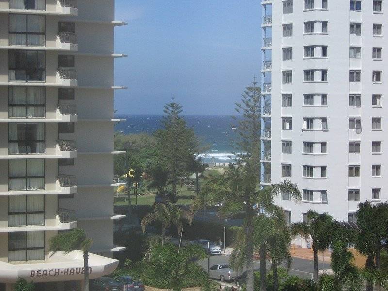 16 Queensland Avenue, Broadbeach QLD 4218