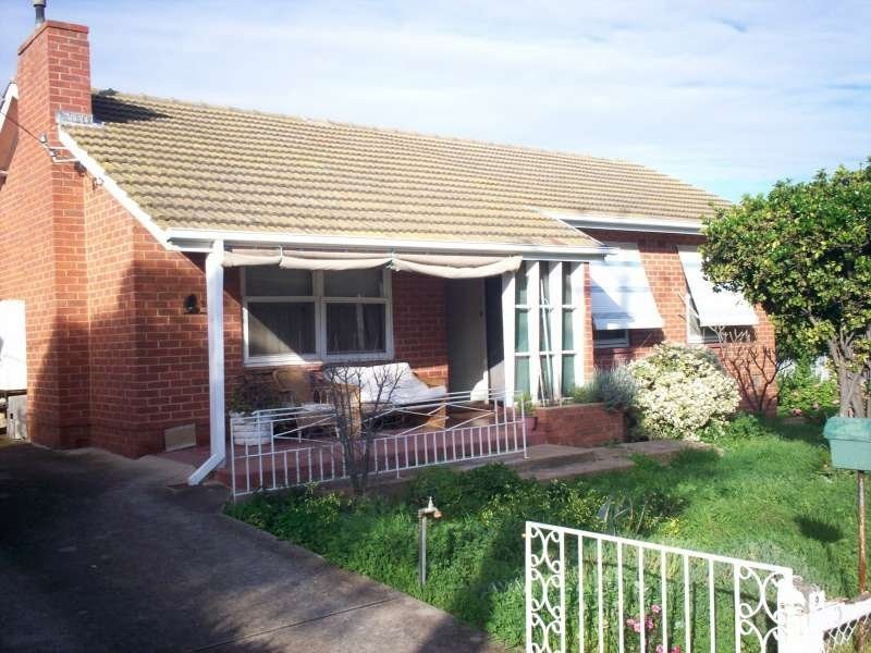 9 Walton Avenue, Clearview SA 5085