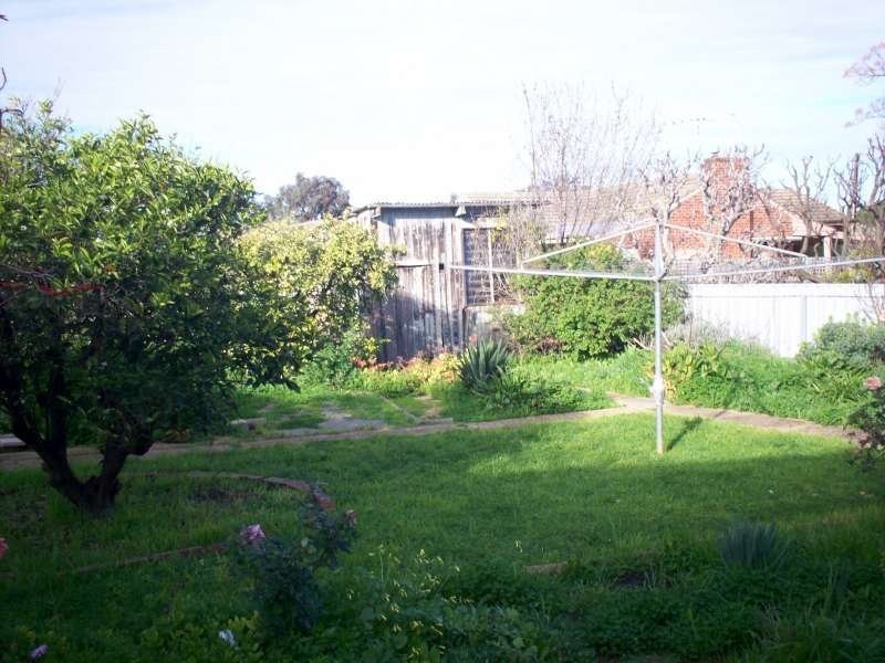 9 Walton Avenue, Clearview SA 5085