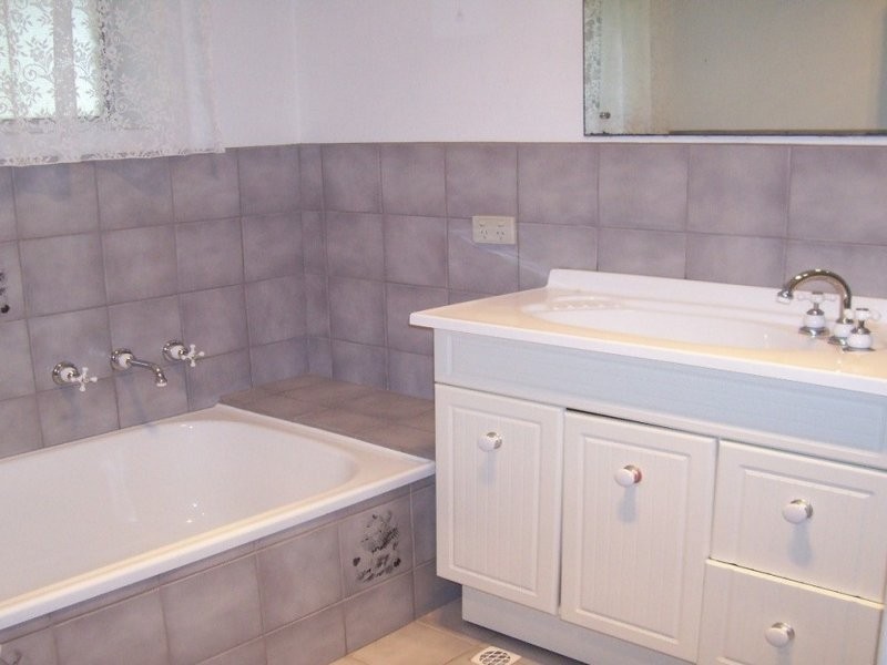 5 Batley Street, Para Vista SA 5093