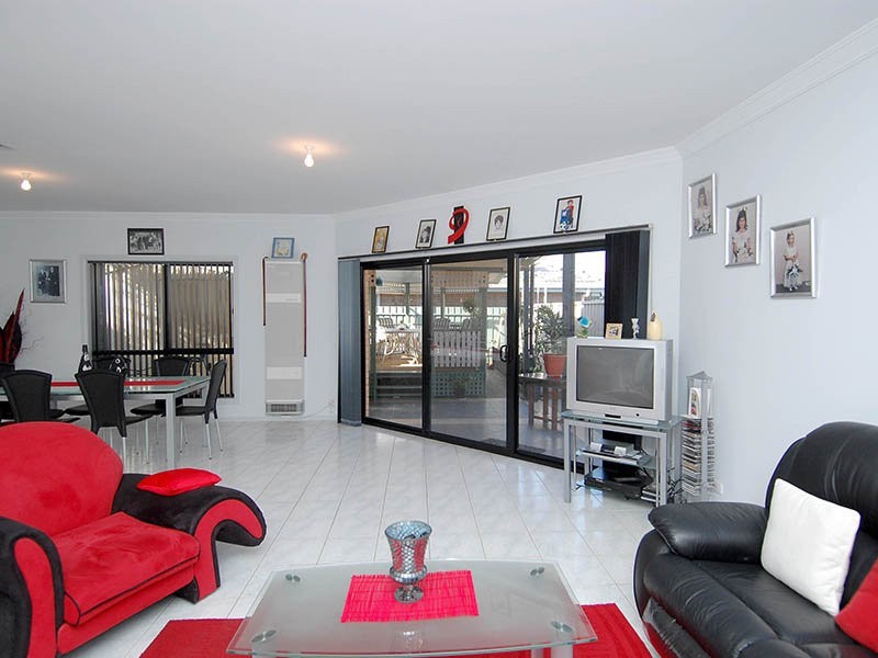 7 Booker Court, Pennington SA 5013