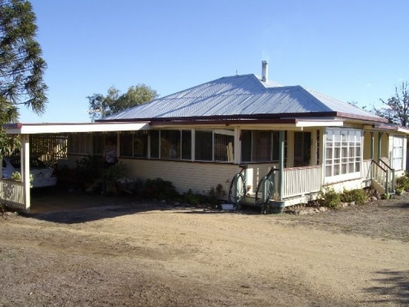 26 Saddletop Road, Clifton QLD 4361