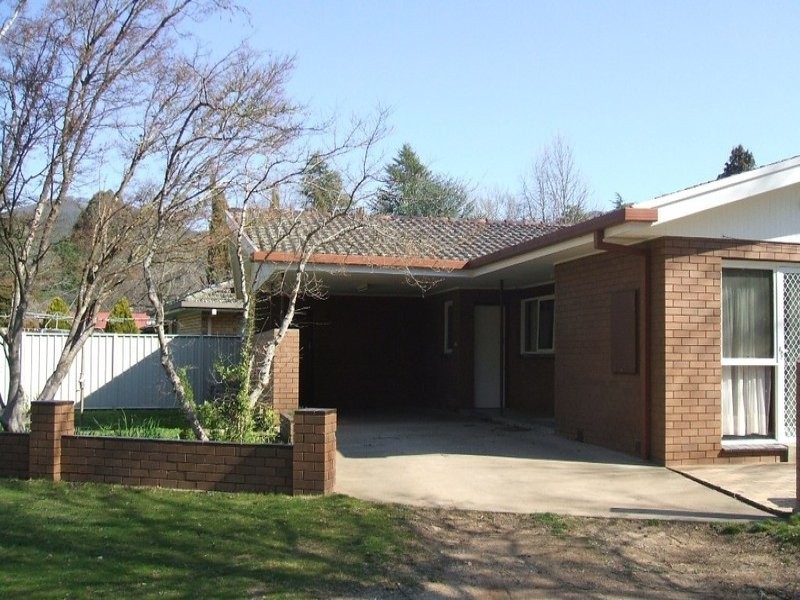 6 Orana Avenue, Bright VIC 3741