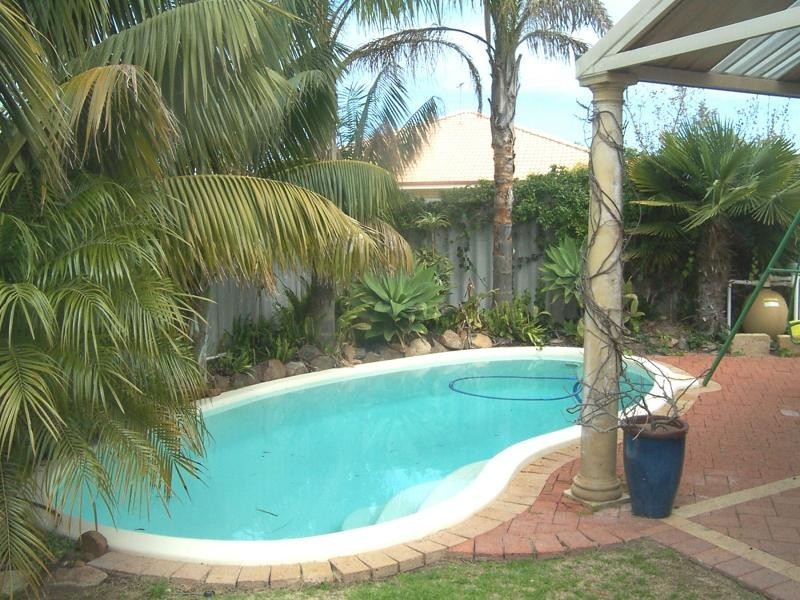 11 St Ettiene Gardens, Port Kennedy WA 6172