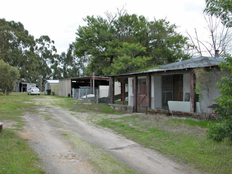 142 Cumming Rd, Oakford WA 6121