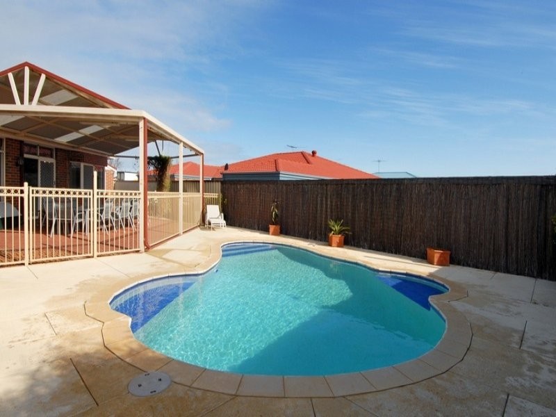 33 Trevino Drive, Port Kennedy WA 6172