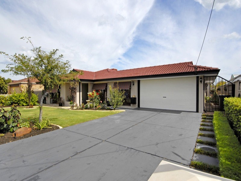 22 Waikiki Road, Safety Bay WA 6169