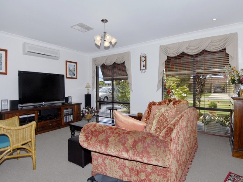 22 Waikiki Road, Safety Bay WA 6169