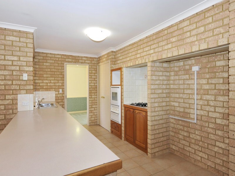 4 Camargue Green, Secret Harbour WA 6173