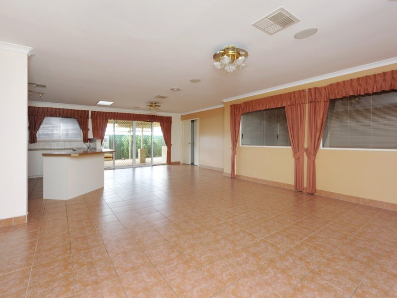 41 Toledo Circuit, Port Kennedy WA 6172