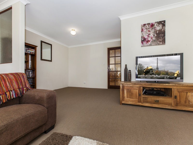 27 St Laurent Mews, Port Kennedy WA 6172