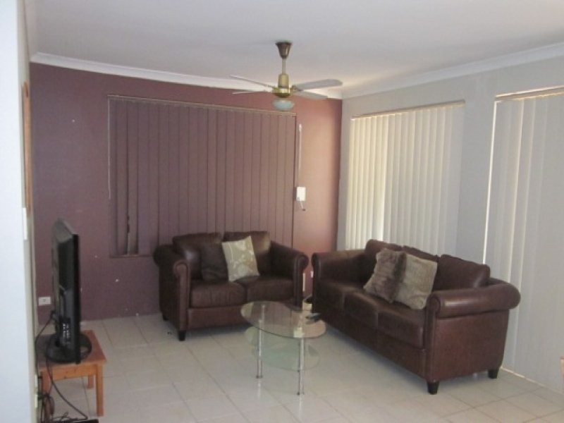 8 Oceanic Crt, Port Kennedy WA 6172